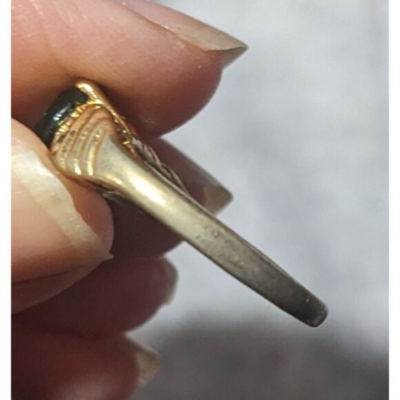 Elegant Mid Century Jewelry Concepts Gold Tone Ring With Green And Clear Stones - Picture 9 of 16